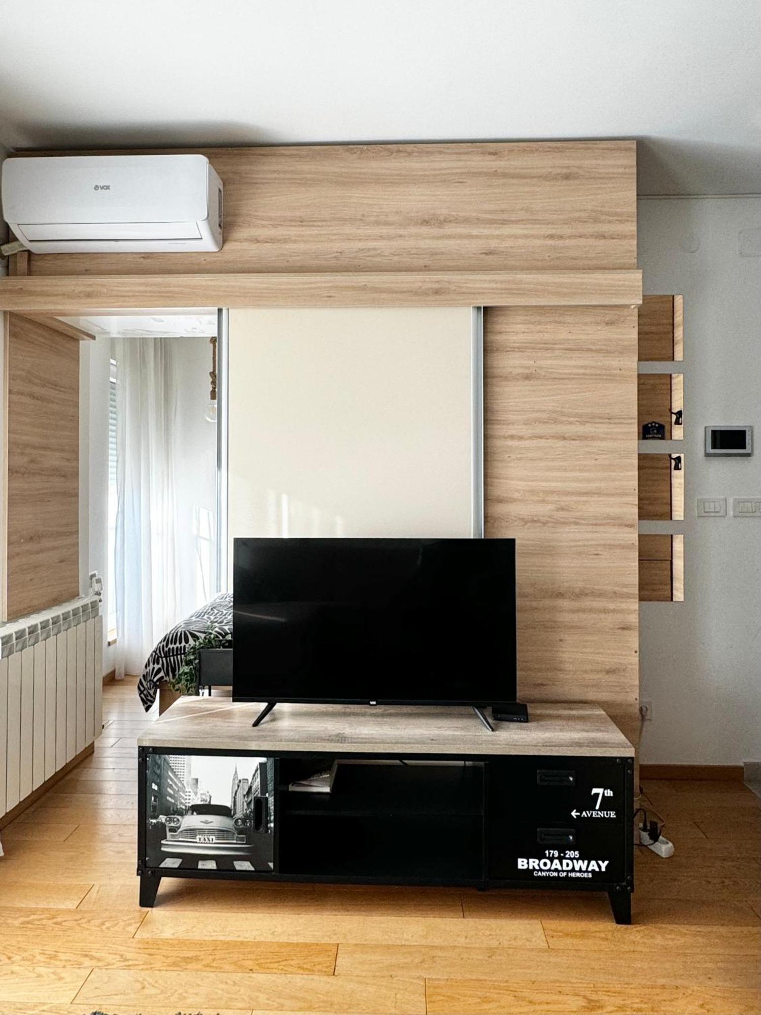 Appartamento Delete 5 - Zemunske Kapije Belgrado Esterno foto