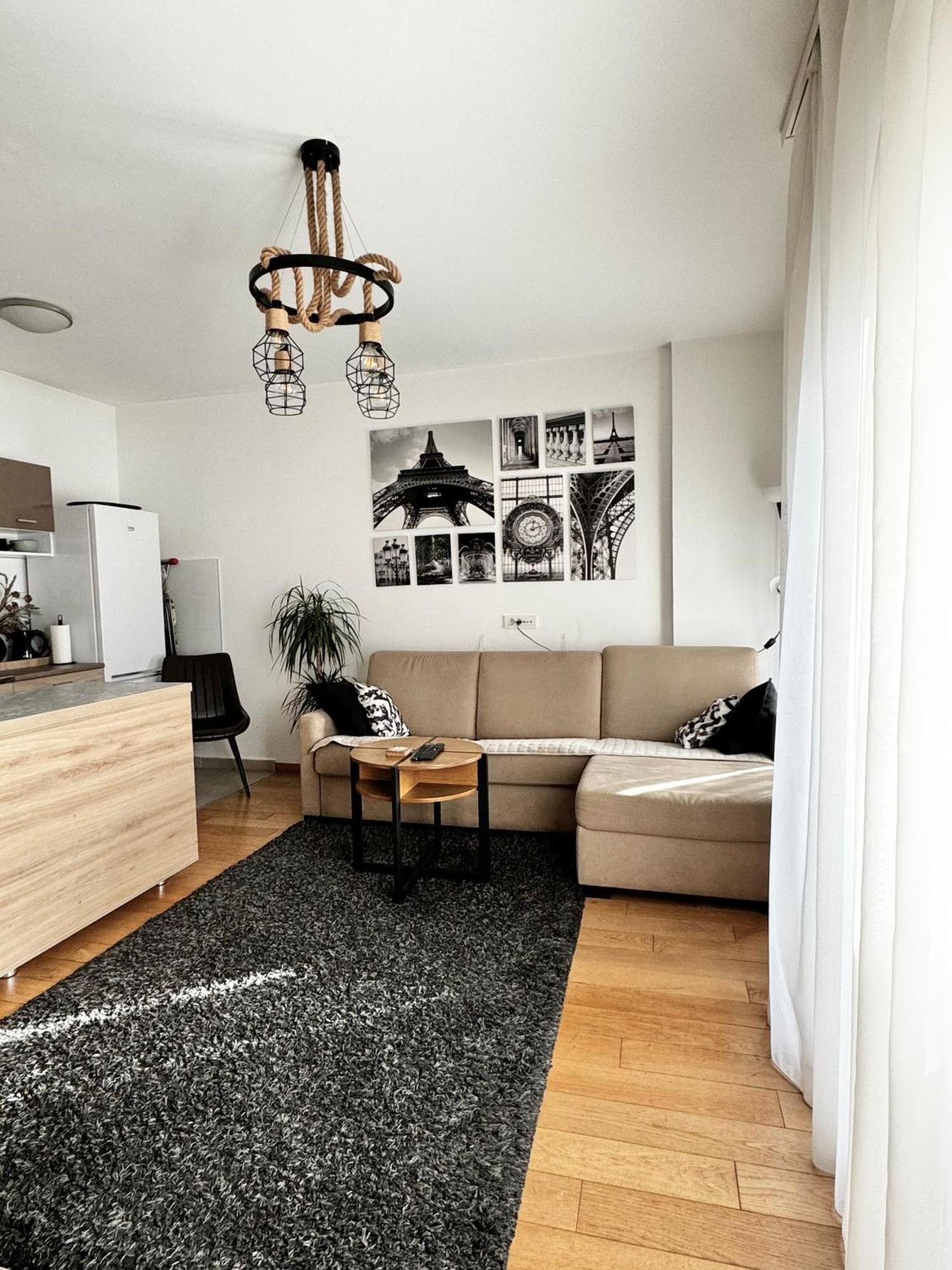 Appartamento Delete 5 - Zemunske Kapije Belgrado Esterno foto